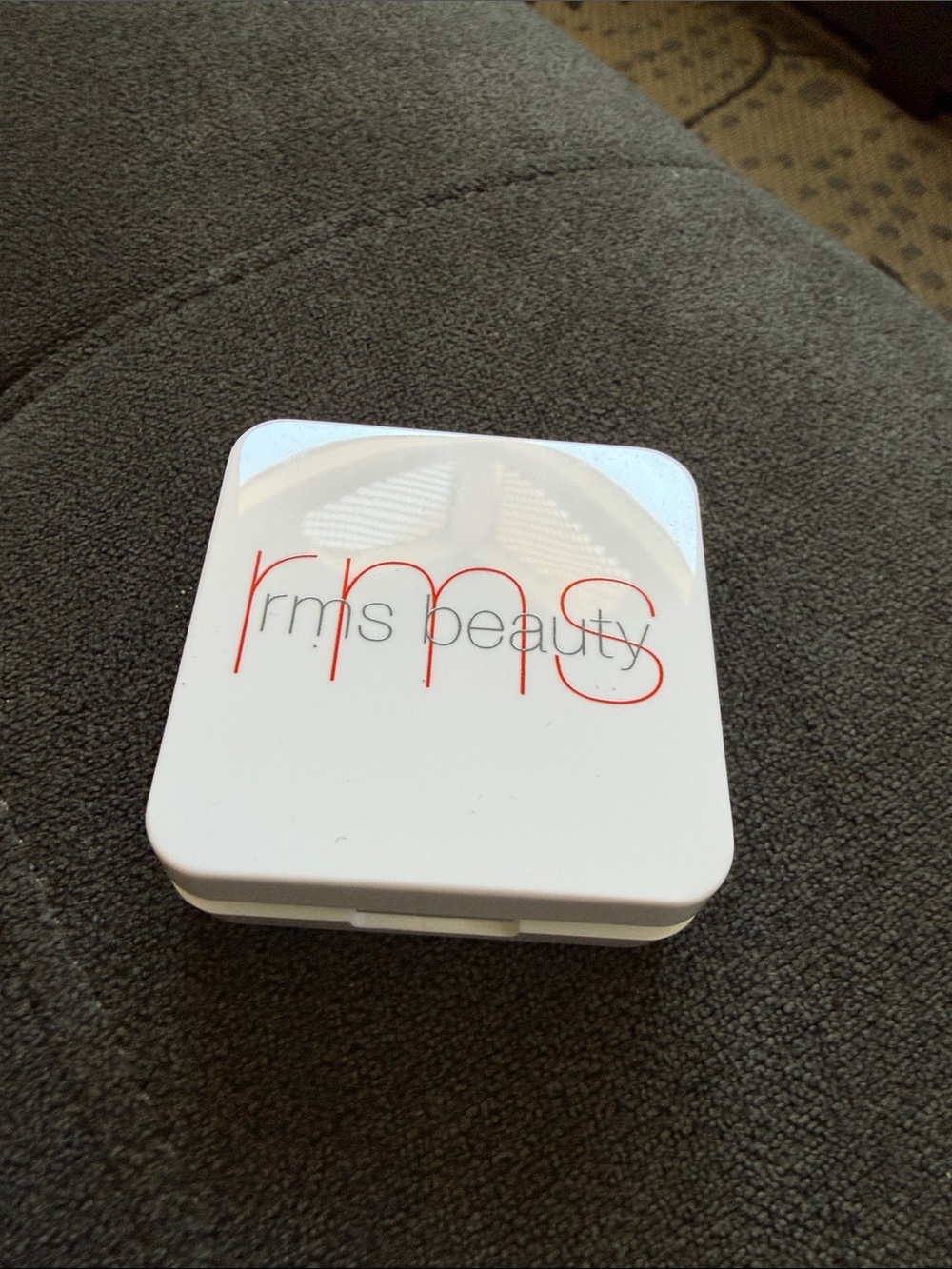 RMS Beauty White Compact with Red Logo